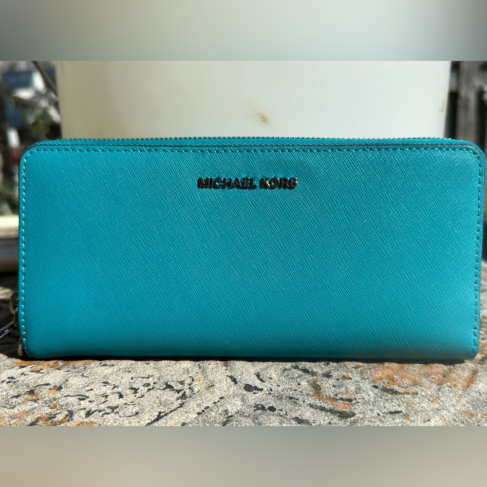 Michael Kors continental wristlet wallet